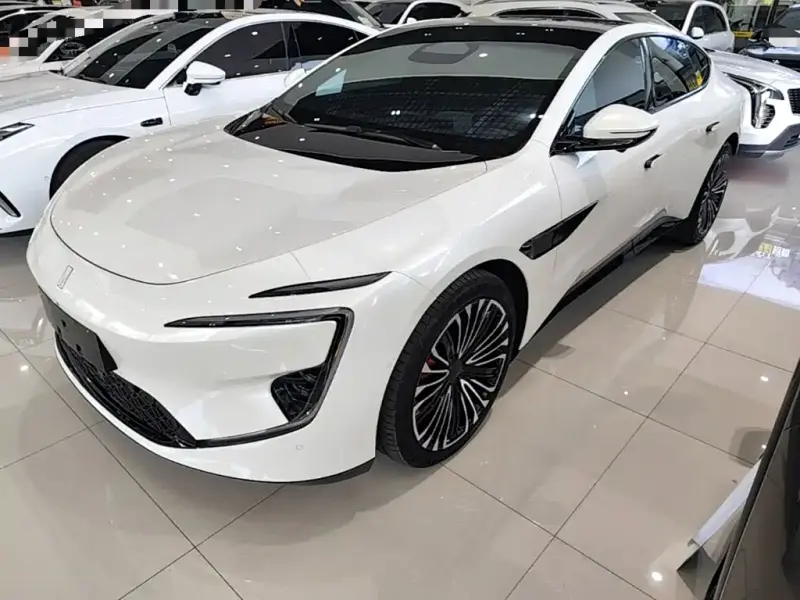 Avatr 12, 2025