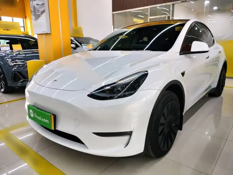 Tesla Model Y, 2023