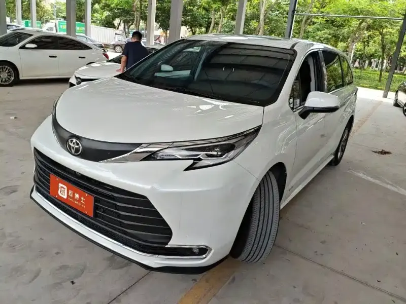 Toyota Sienna, 2024