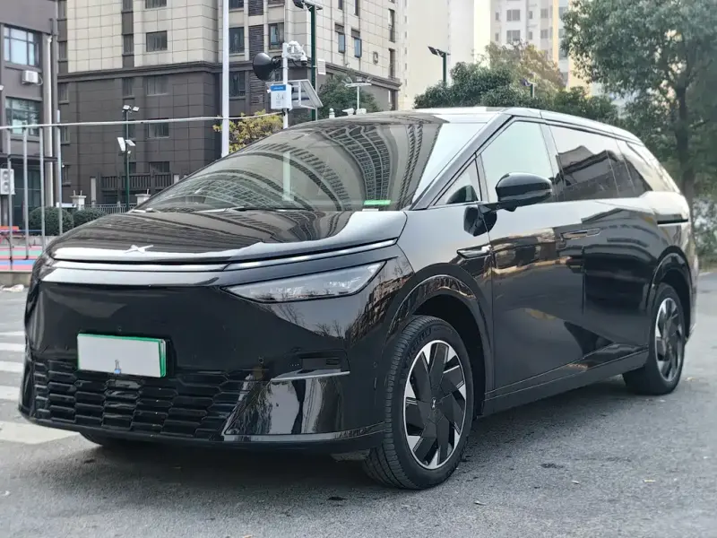 XPeng X9, 2023
