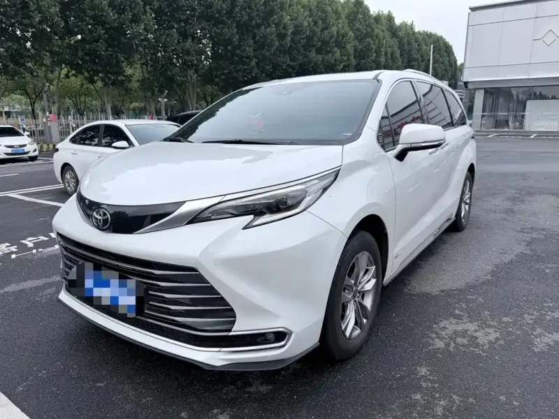 Toyota Sienna, 2025
