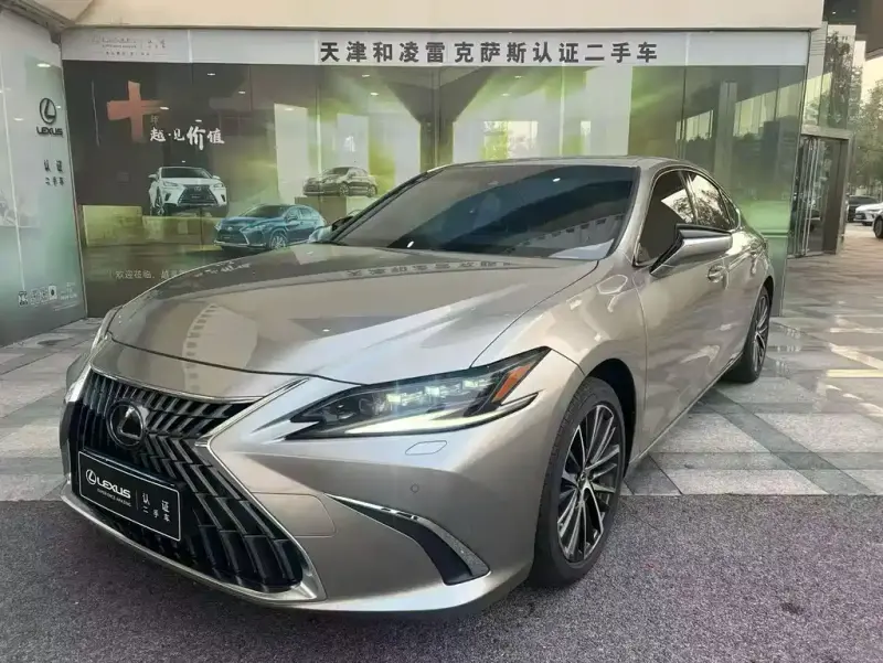 Lexus ES, 2023
