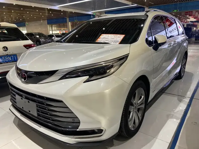 Toyota Sienna, 2024
