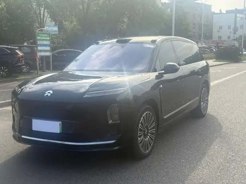 NIO ES8, 2025