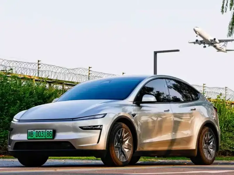 Tesla Model Y L, 2026