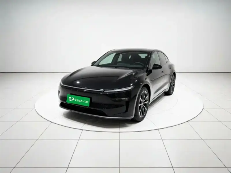 Tesla Model Y L, 2026