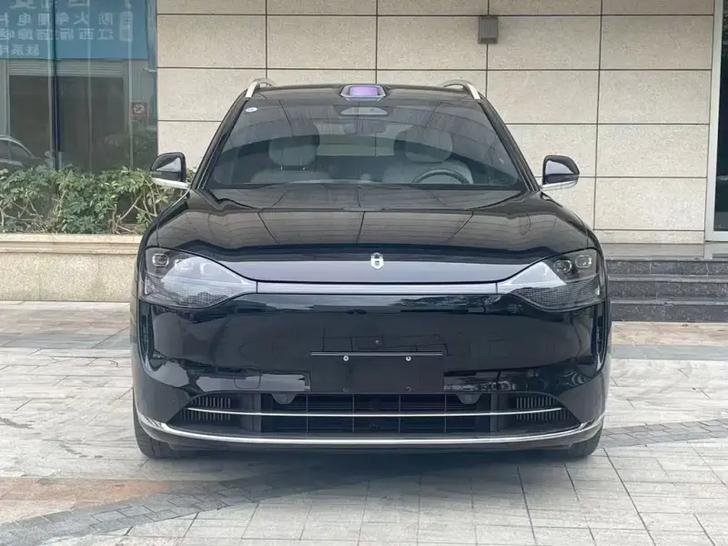 AITO M9, 2025