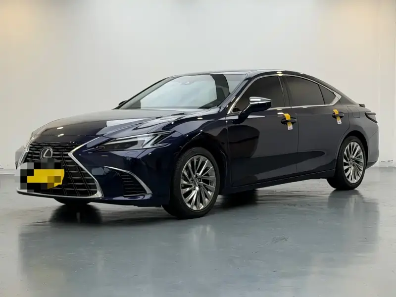 Lexus ES, 2025