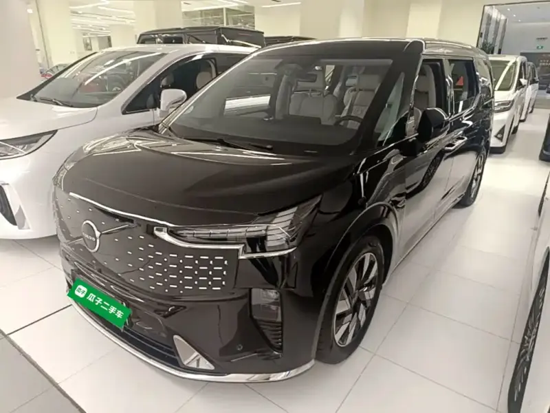 Volvo EM90, 2024