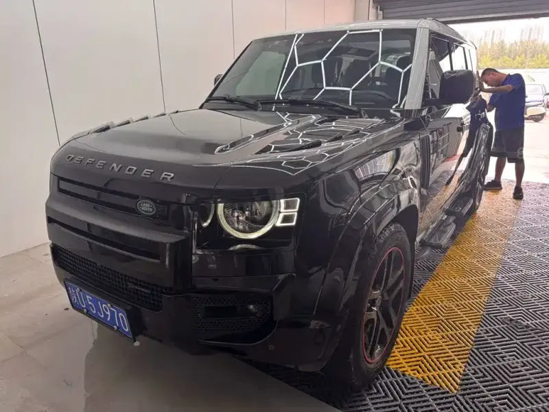 Land Rover Defender, 2021
