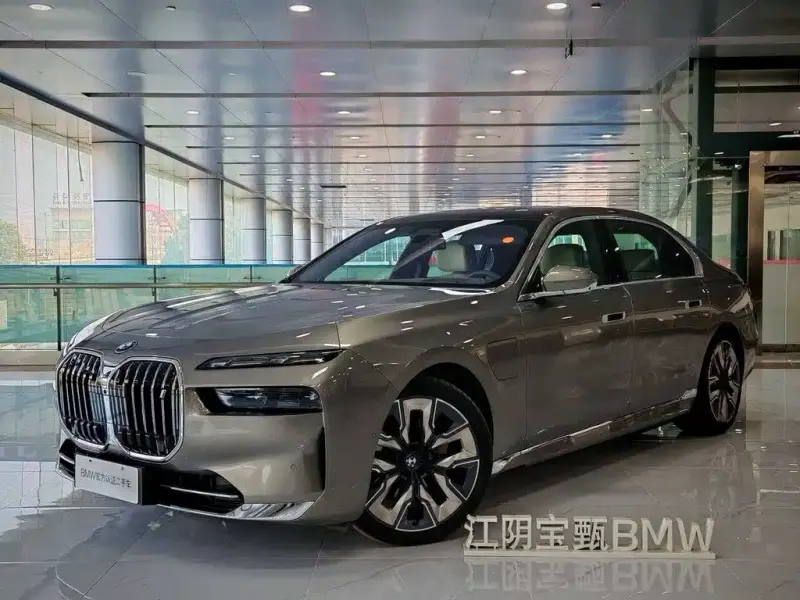 BMW i7, 2022