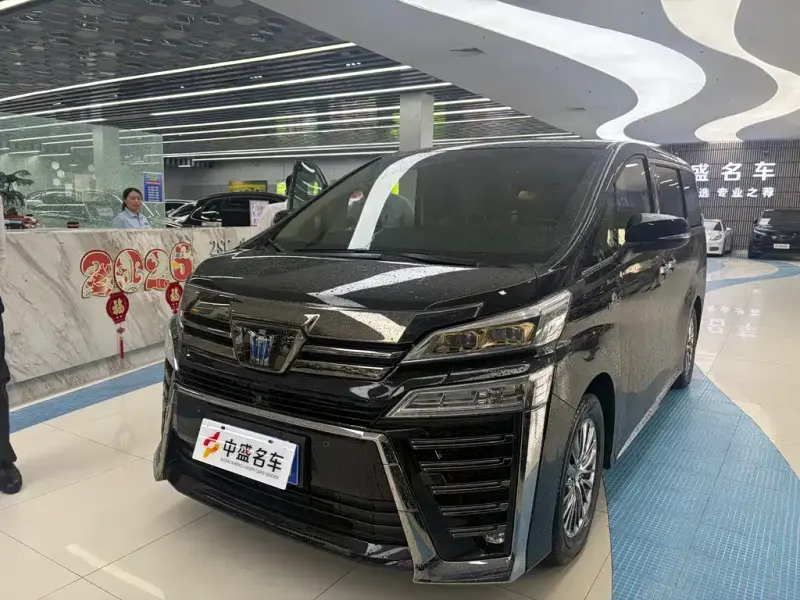 Toyota Vellfire, 2023