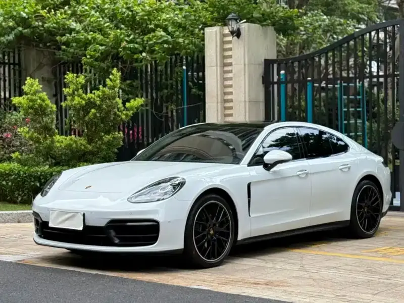 Porsche Panamera, 2023