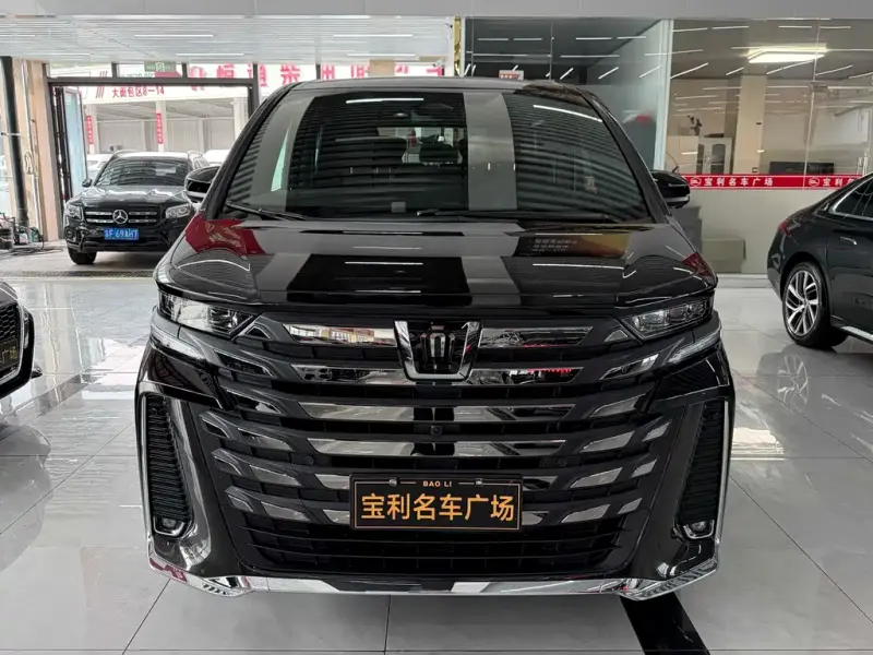 Toyota Vellfire, 2024