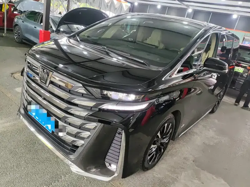 Toyota Vellfire, 2024