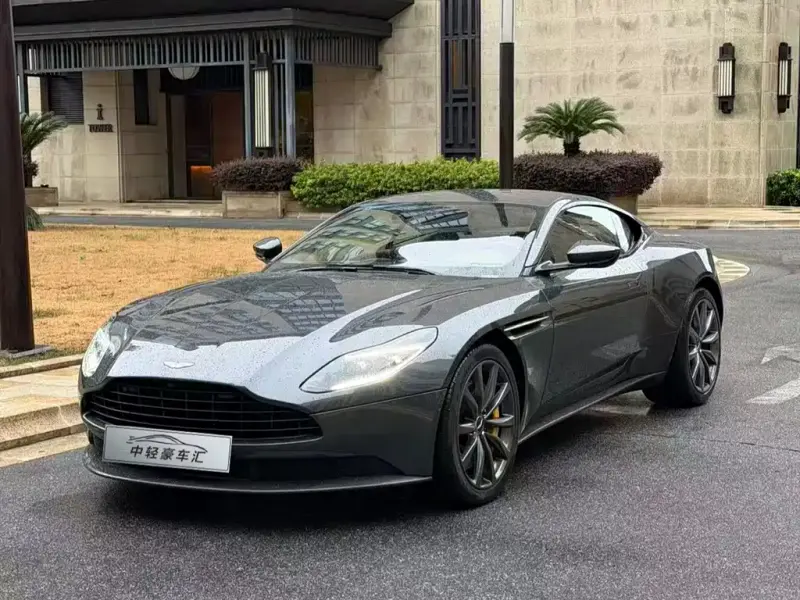 Aston Martin DB11, 2020