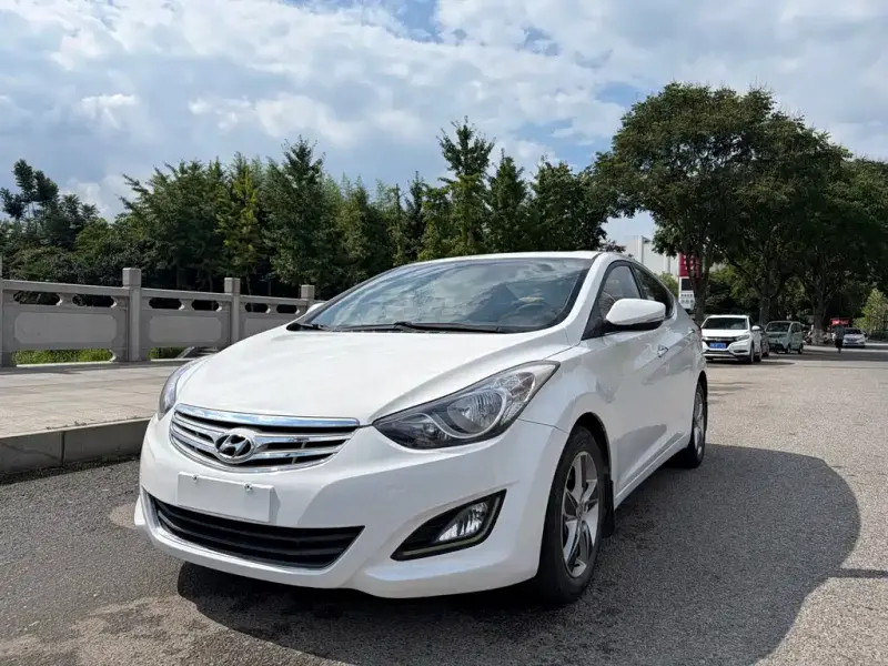 Hyundai Elantra Langdong, 2013