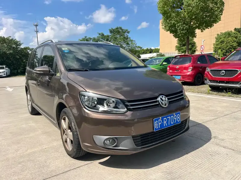 Volkswagen Touran, 2013