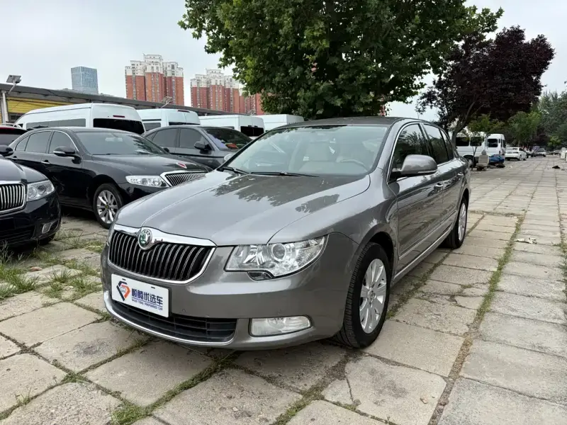 Skoda Superb, 2013
