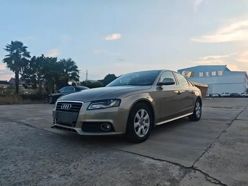 Audi A4L, 2012