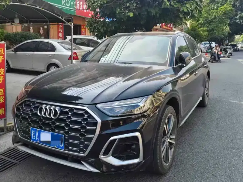 Audi Q5L, 2022