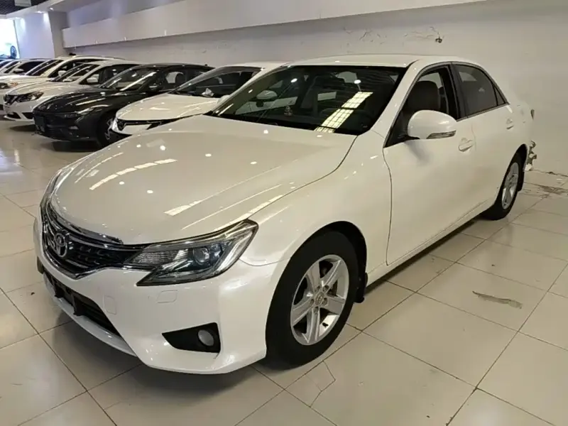Toyota Reiz, 2014
