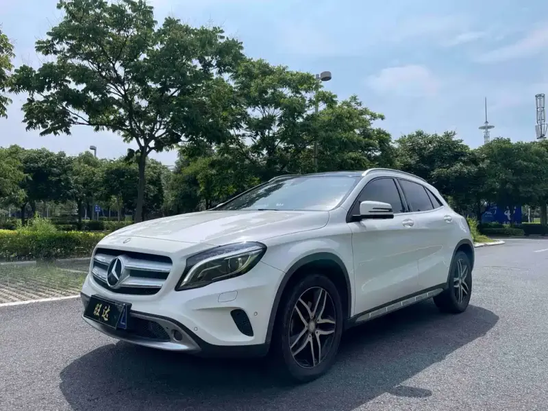 Mercedes-Benz GLA, 2016