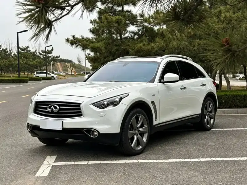 Infiniti QX70, 2013