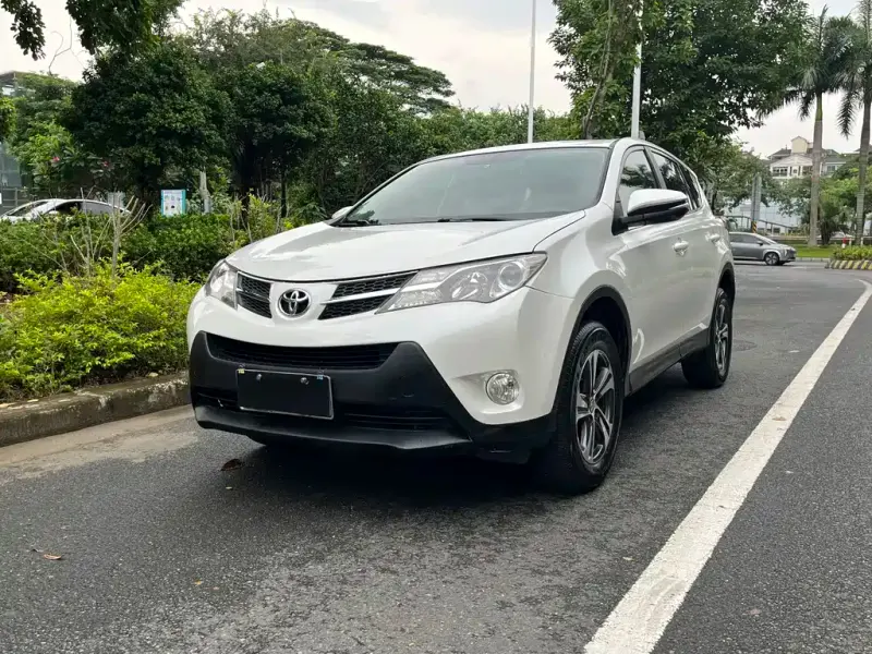 Toyota RAV4, 2015