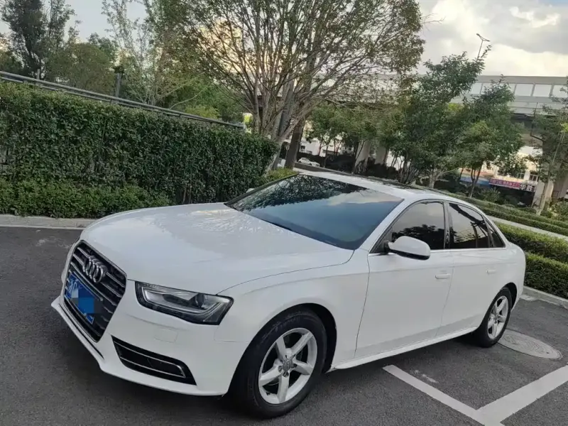 Audi A4L, 2014