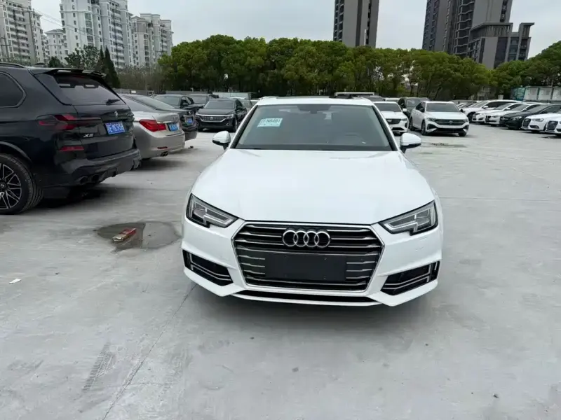 Audi A4L, 2018