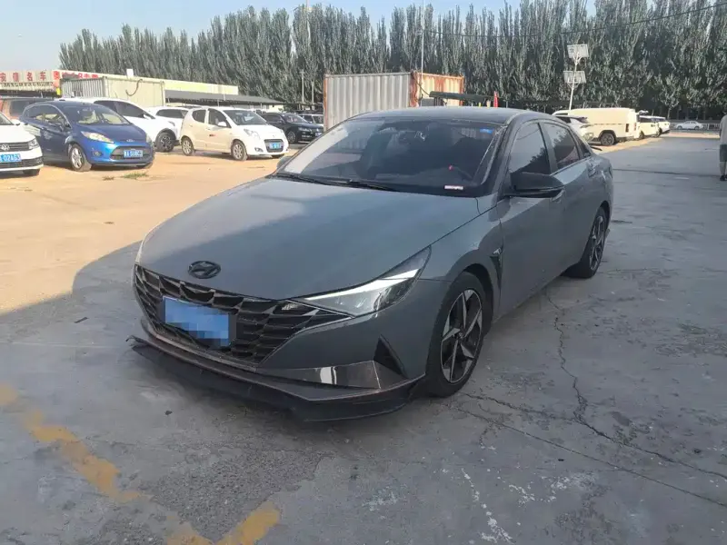 Hyundai Elantra, 2022