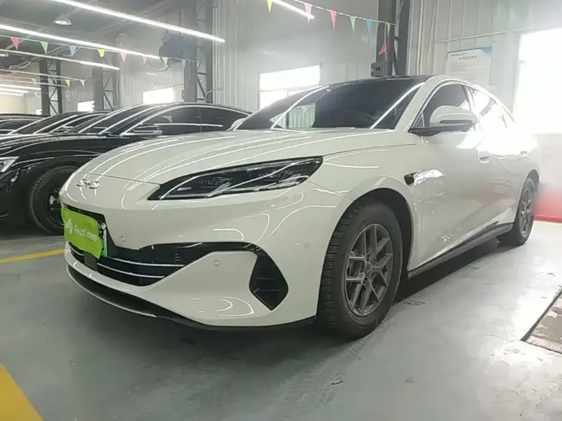 BYD 06, 2025