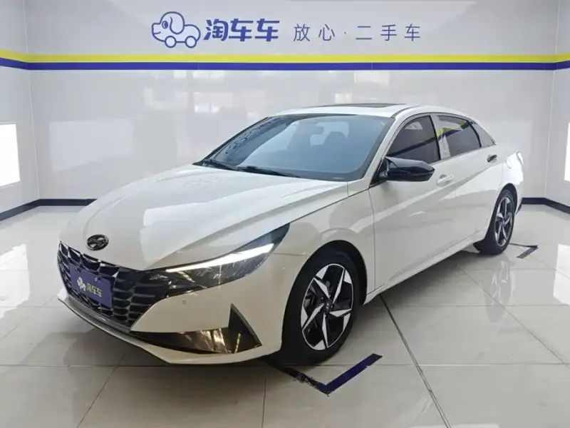 Hyundai Elantra, 2022