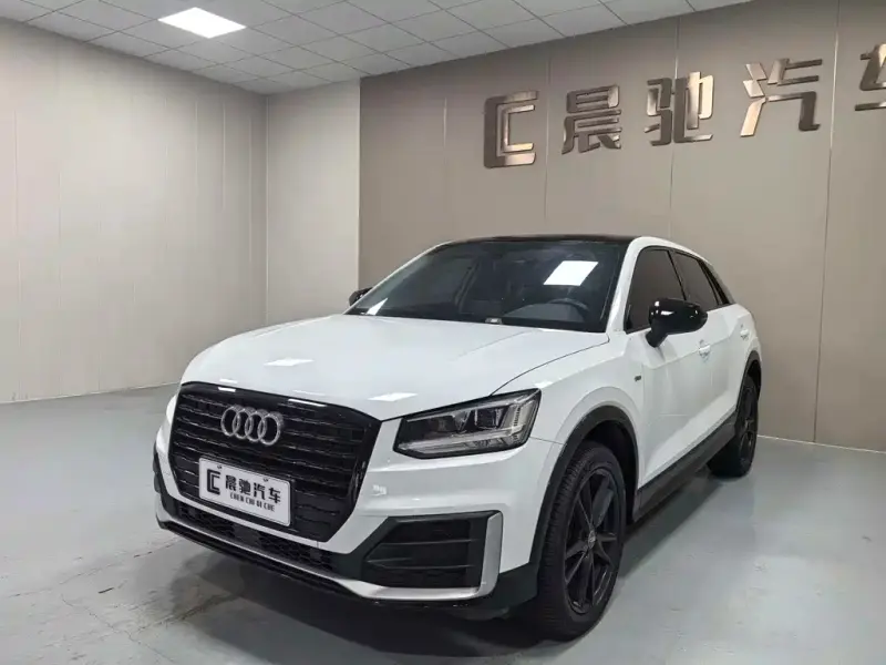 Audi Q2L, 2021