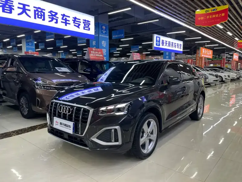 Audi Q2L, 2022
