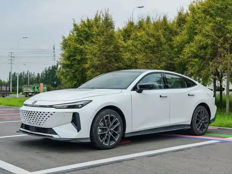 Changan UNI-V iDD, 2024