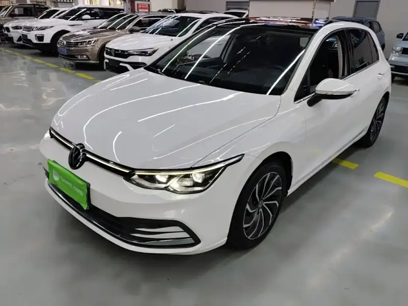Volkswagen Golf, 2022