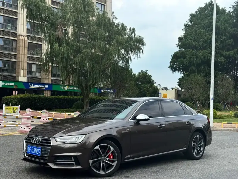 Audi A4L, 2017
