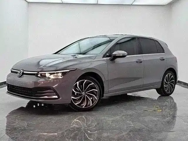 Volkswagen Golf, 2022