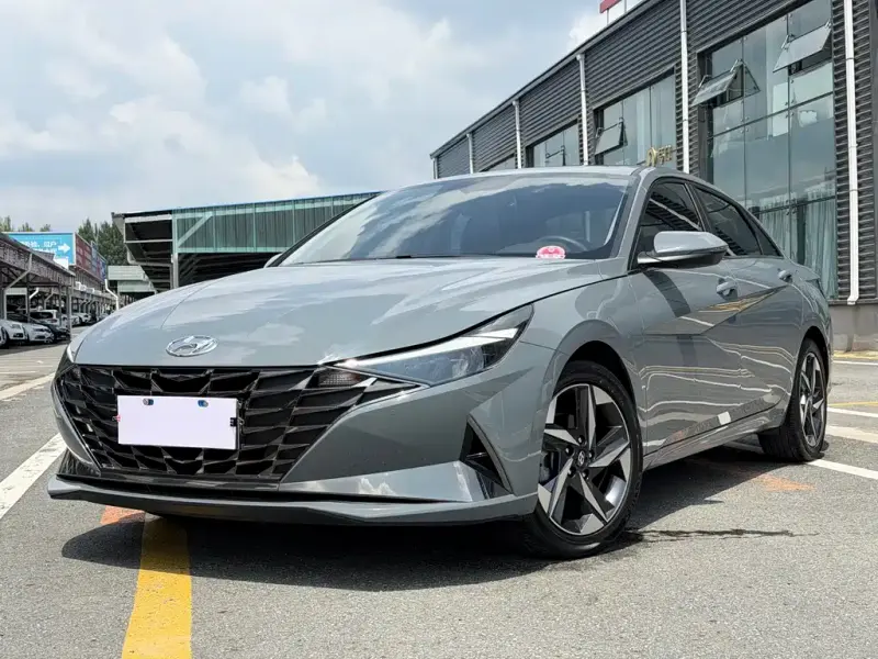 Hyundai Elantra, 2022
