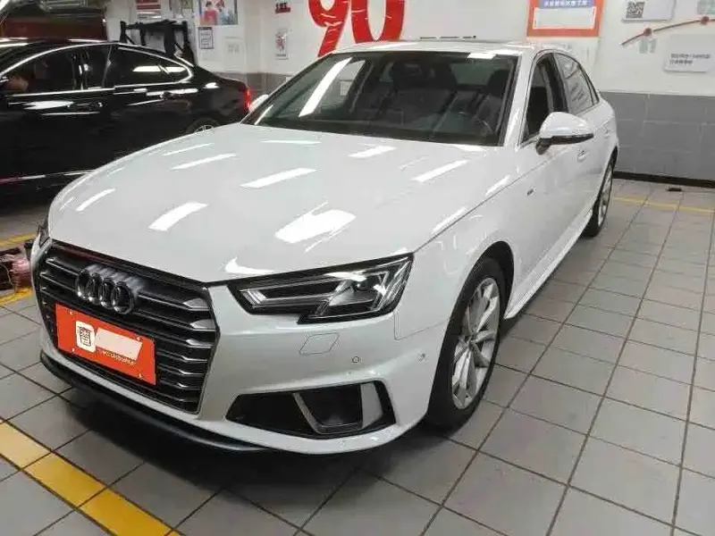 Audi A4L, 2020