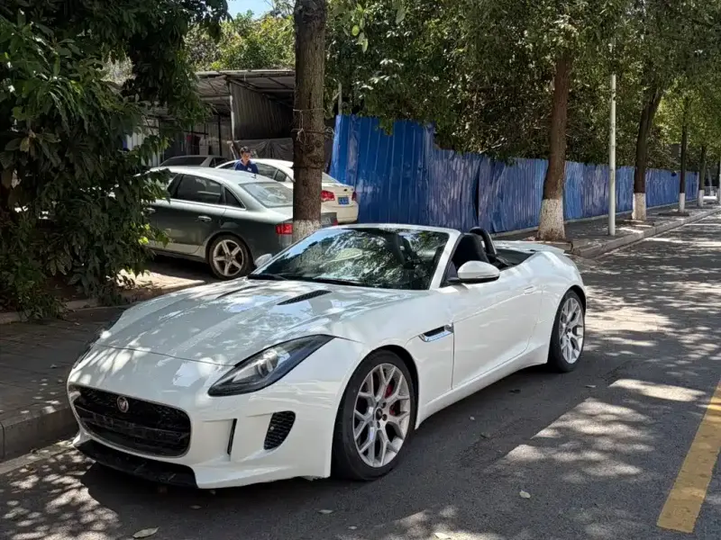 Jaguar F-TYPE, 2014