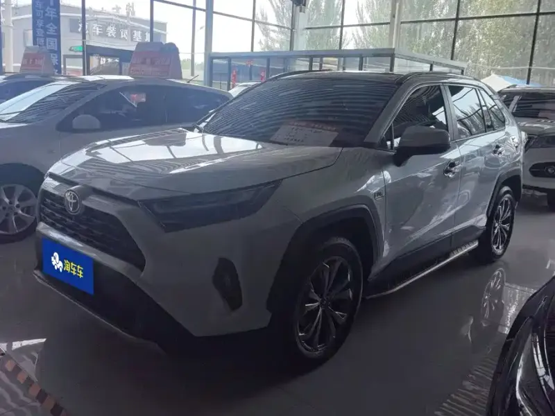 Toyota RAV4, 2023