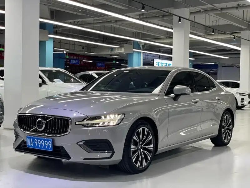 Volvo S60, 2022
