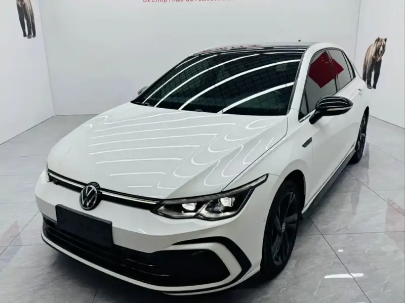 Volkswagen Golf, 2022