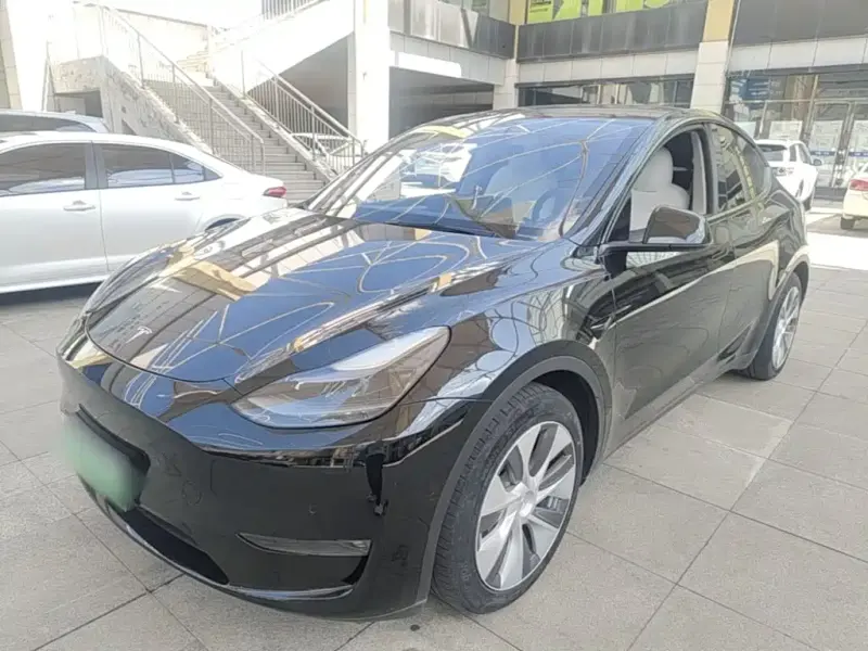 Tesla Model Y, 2021