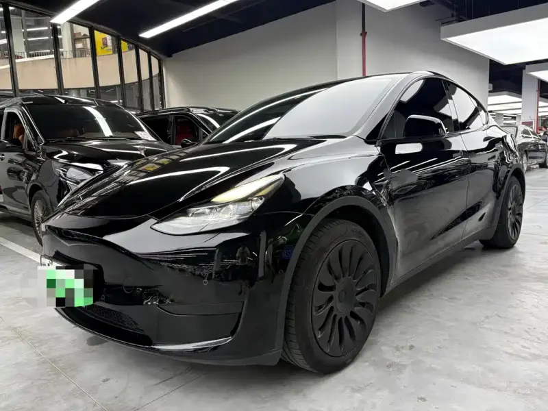Tesla Model Y, 2023