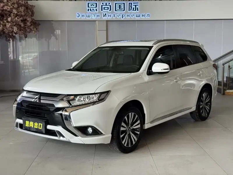Mitsubishi Outlander, 2022