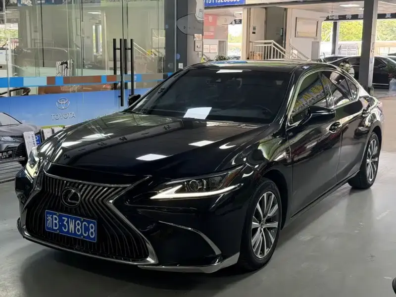 Lexus ES, 2021